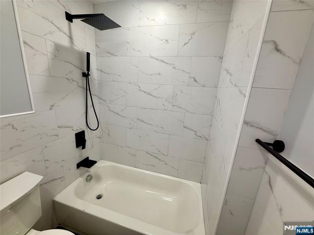 13 Roosevelt Avenue A, Lodi, NJ 07644