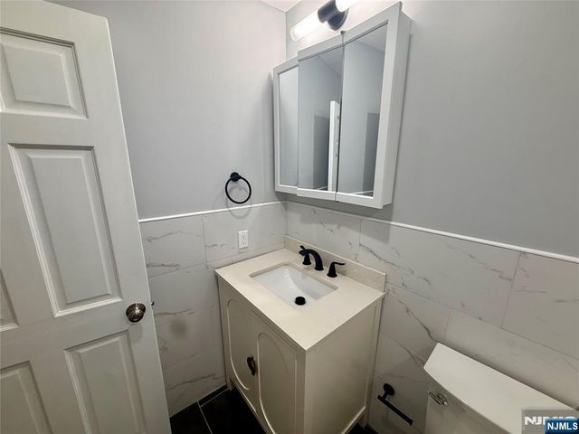 13 Roosevelt Avenue A, Lodi, NJ 07644