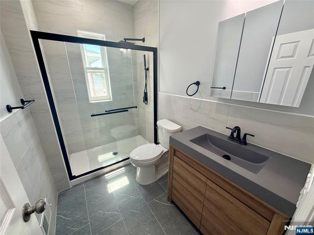 13 Roosevelt Avenue A, Lodi, NJ 07644