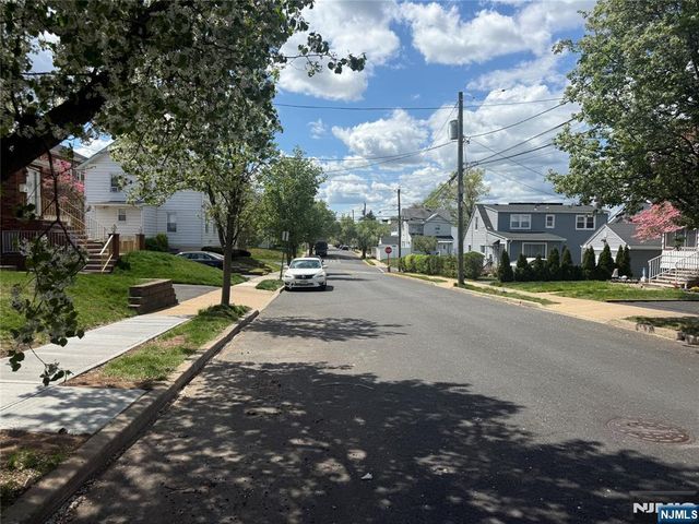 13 Roosevelt Avenue A, Lodi, NJ 07644