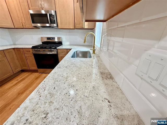 13 Roosevelt Avenue A, Lodi, NJ 07644