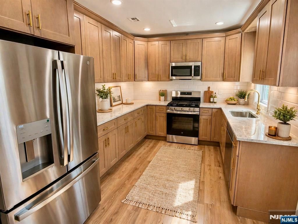 13 Roosevelt Avenue A, Lodi, NJ 07644