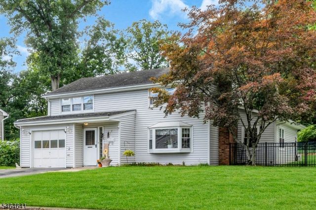 34 Salrit Ave, Waldwick Boro, NJ 07463