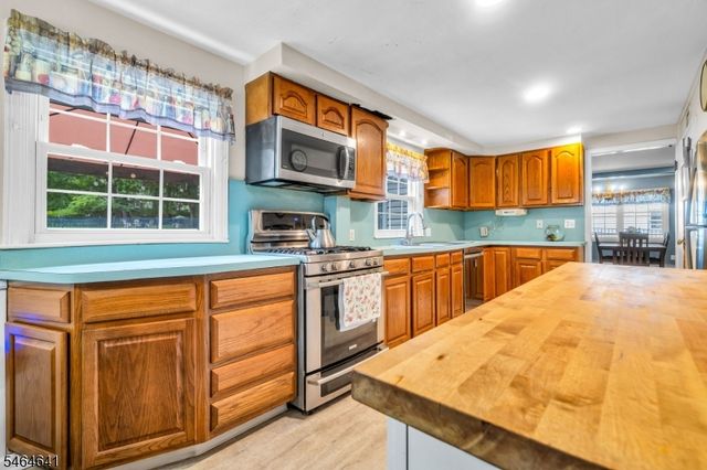 34 Salrit Ave, Waldwick Boro, NJ 07463