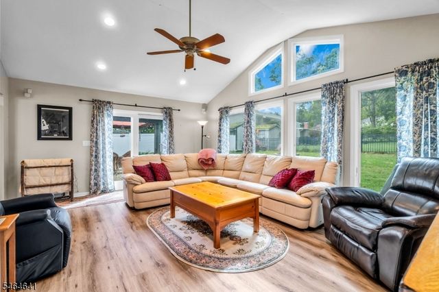34 Salrit Ave, Waldwick Boro, NJ 07463