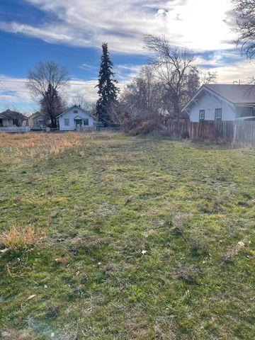 Vine Avenue 497,498, Klamath Falls, OR 97601