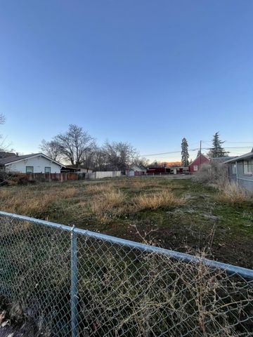 Vine Avenue 497,498, Klamath Falls, OR 97601