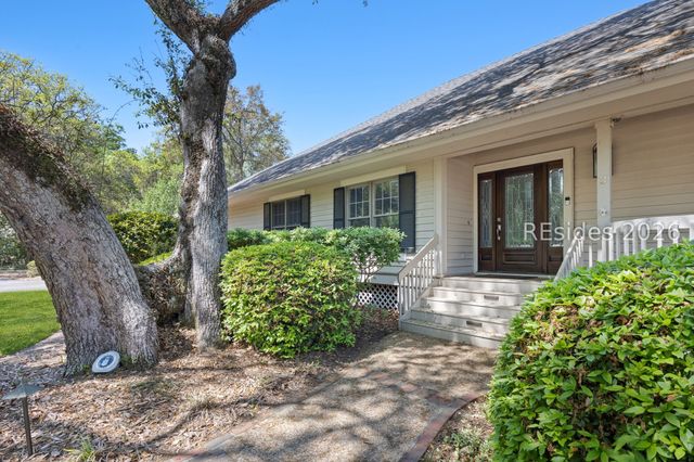 3 Craven Pl, Hilton Head Island, SC 29928