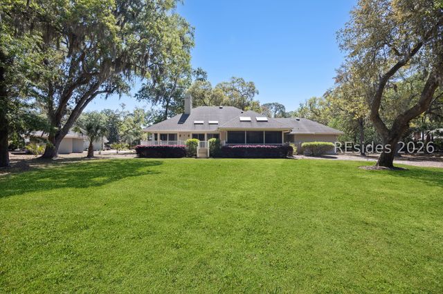 3 Craven Pl, Hilton Head Island, SC 29928