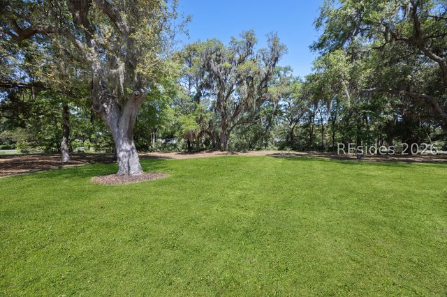 3 Craven Pl, Hilton Head Island, SC 29928