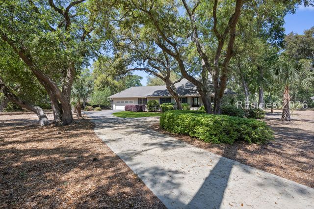 3 Craven Pl, Hilton Head Island, SC 29928