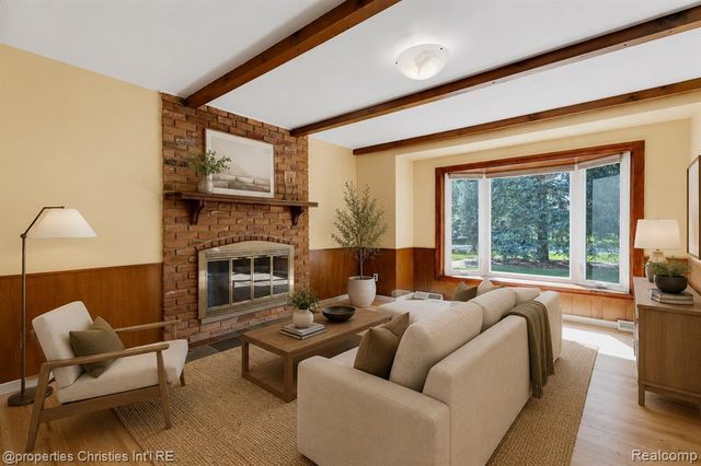 3560 Beach Road, Troy, MI 48084
