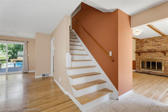 3560 Beach Road, Troy, MI 48084
