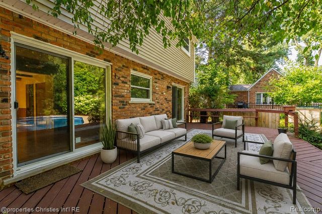 3560 Beach Road, Troy, MI 48084