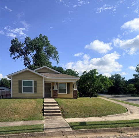 4421 E Kellis Street, Fort Worth, TX 76119