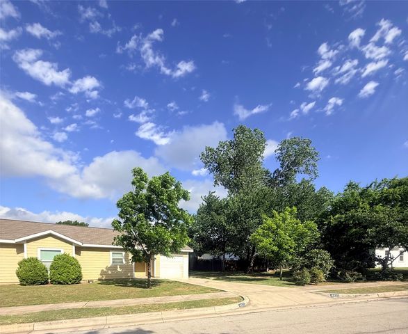 4421 E Kellis Street, Fort Worth, TX 76119