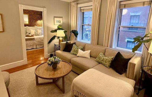 59 Myrtle 3, Boston, MA 02114