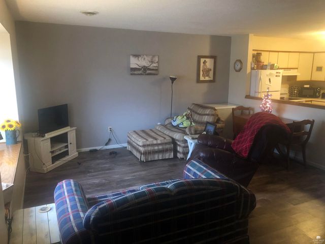 2501 CandleCrest Circle, Manhattan, KS 66503