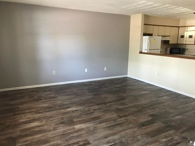 2501 CandleCrest Circle, Manhattan, KS 66503