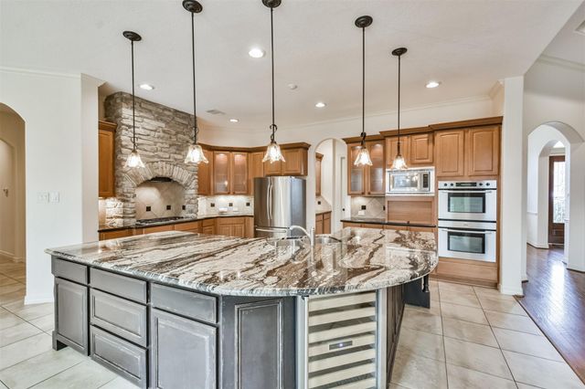 2 Sagestone, Conroe, TX 77304