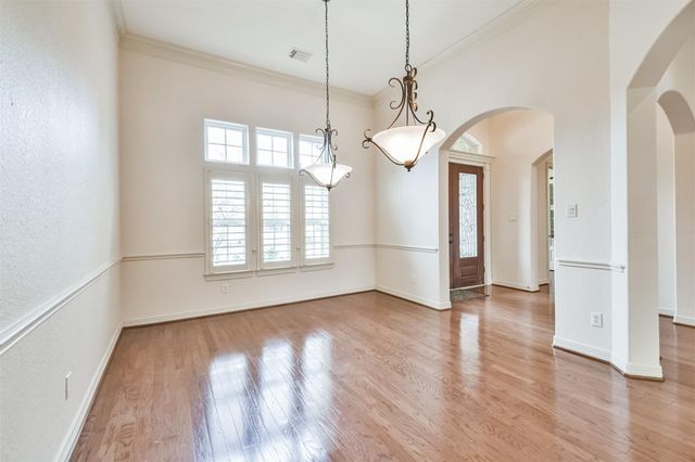 2 Sagestone, Conroe, TX 77304