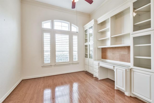 2 Sagestone, Conroe, TX 77304