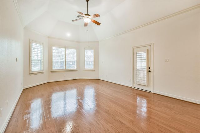 2 Sagestone, Conroe, TX 77304