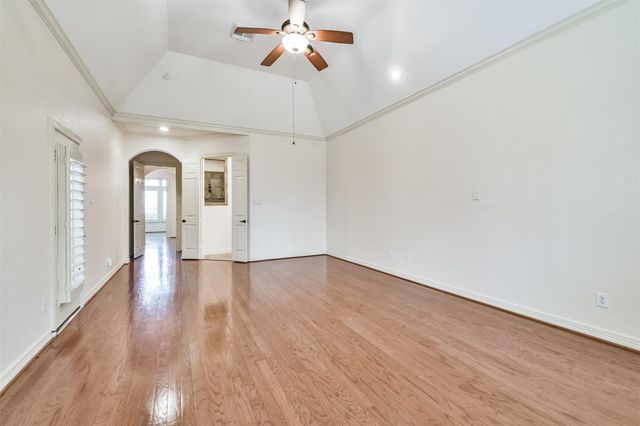 2 Sagestone, Conroe, TX 77304