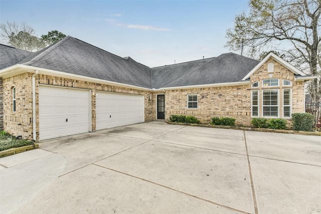 2 Sagestone, Conroe, TX 77304