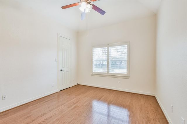 2 Sagestone, Conroe, TX 77304
