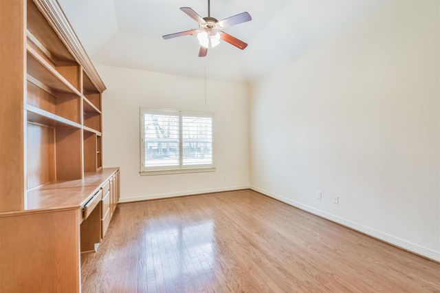 2 Sagestone, Conroe, TX 77304