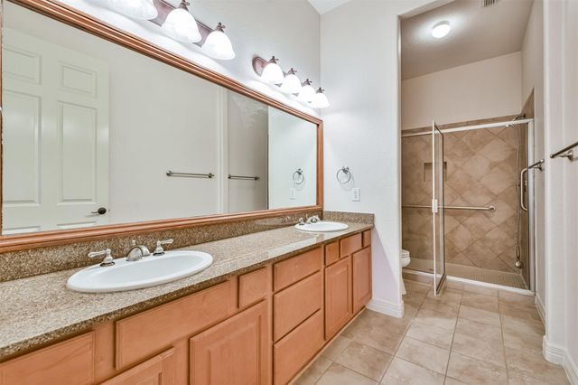 2 Sagestone, Conroe, TX 77304