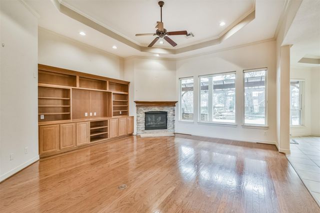 2 Sagestone, Conroe, TX 77304