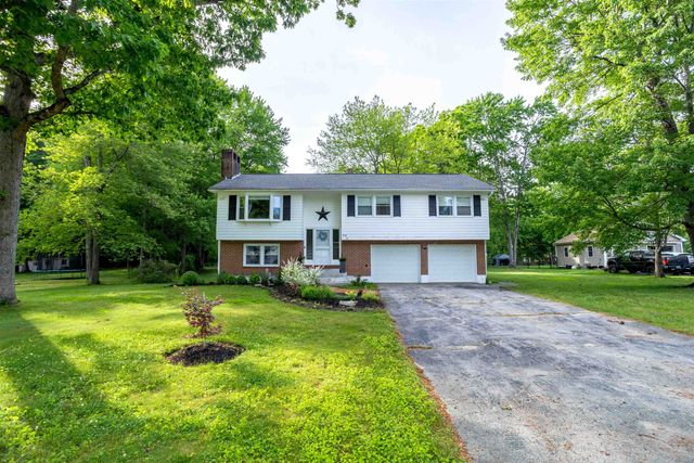 32 Alvirne Drive, Hudson, NH 03051