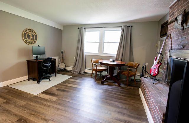 32 Alvirne Drive, Hudson, NH 03051