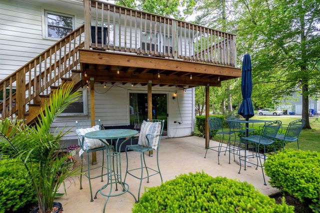 32 Alvirne Drive, Hudson, NH 03051