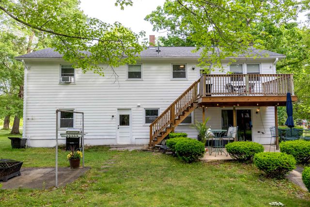 32 Alvirne Drive, Hudson, NH 03051