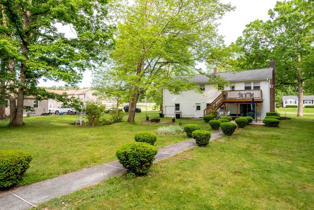 32 Alvirne Drive, Hudson, NH 03051
