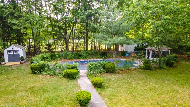 32 Alvirne Drive, Hudson, NH 03051