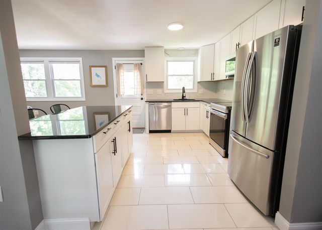 32 Alvirne Drive, Hudson, NH 03051