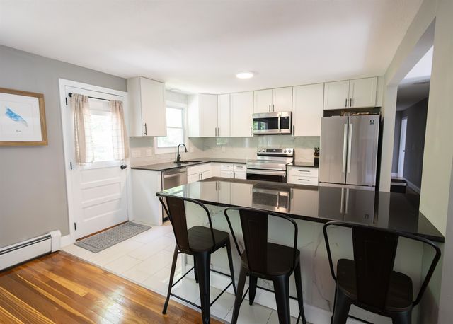 32 Alvirne Drive, Hudson, NH 03051
