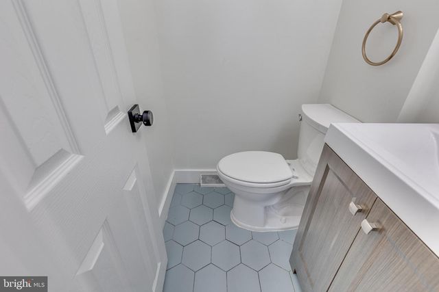 496 TUCKERTON RD, Medford, NJ 08055