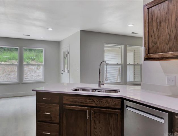 312 Columbia Hills Street, Hot Springs, AR 71913