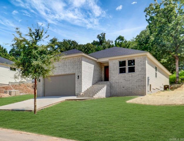 312 Columbia Hills Street, Hot Springs, AR 71913