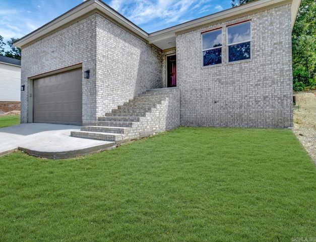 312 Columbia Hills Street, Hot Springs, AR 71913