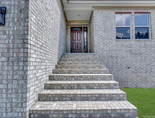 312 Columbia Hills Street, Hot Springs, AR 71913