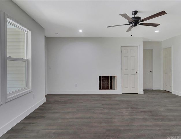 312 Columbia Hills Street, Hot Springs, AR 71913