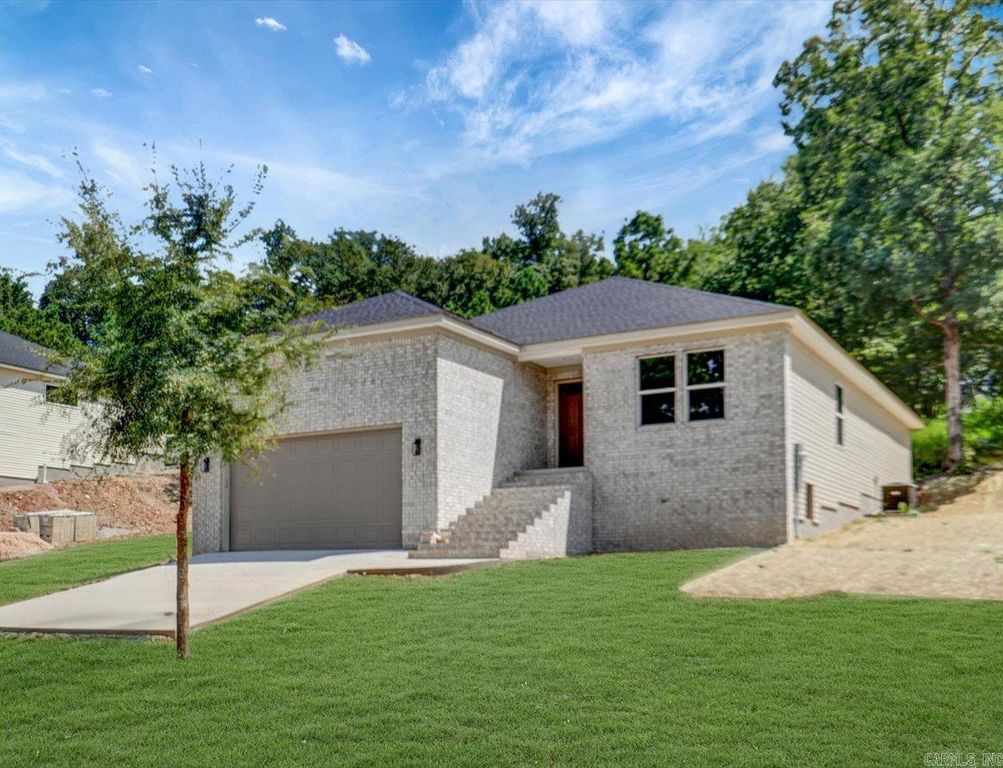 312 Columbia Hills Street, Hot Springs, AR 71913