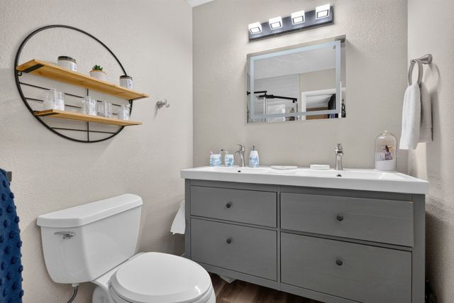 4004 Van Buren Street NE, Albuquerque, NM 87110