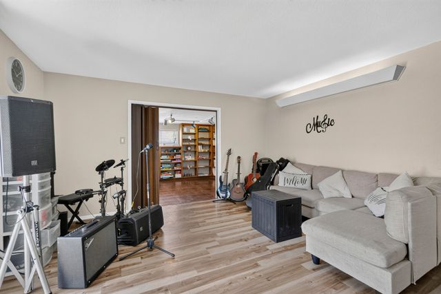 4004 Van Buren Street NE, Albuquerque, NM 87110